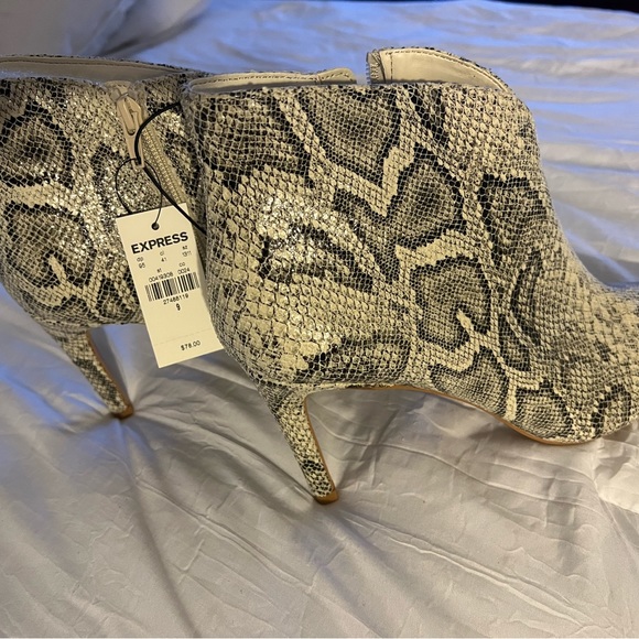 Express Booties - Picture 3 of 4